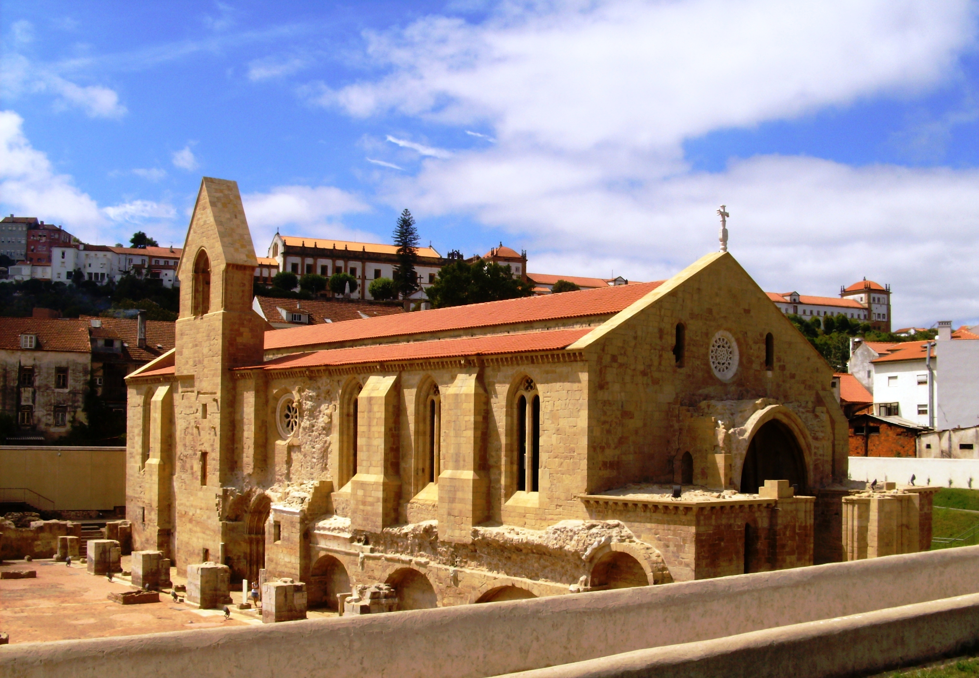 Mosteiro de Santa Clara-a-Velha: igreja.