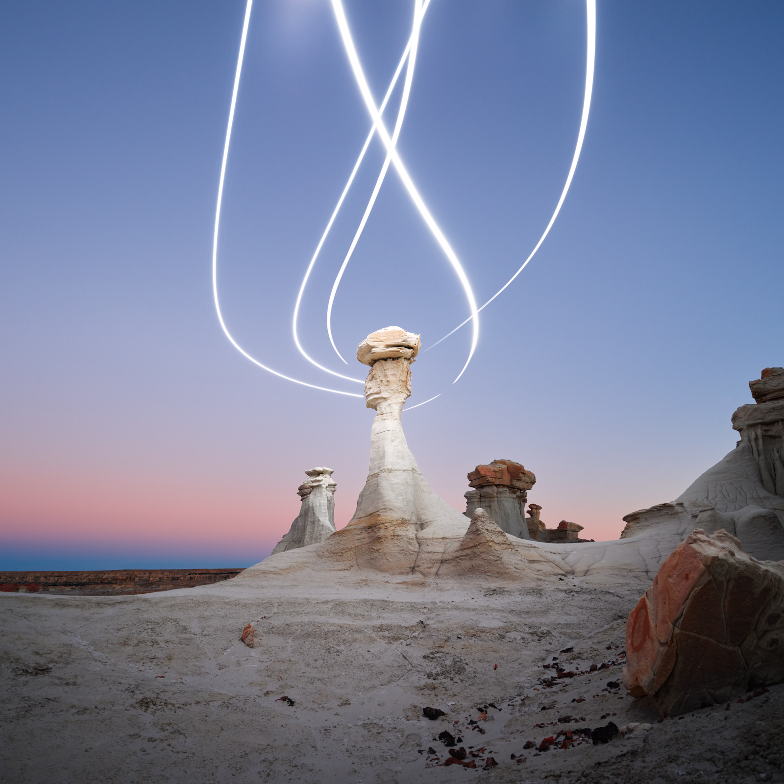 Aeroglyph Variations #18 by Reuben Wu, Obscura Curated Commission
