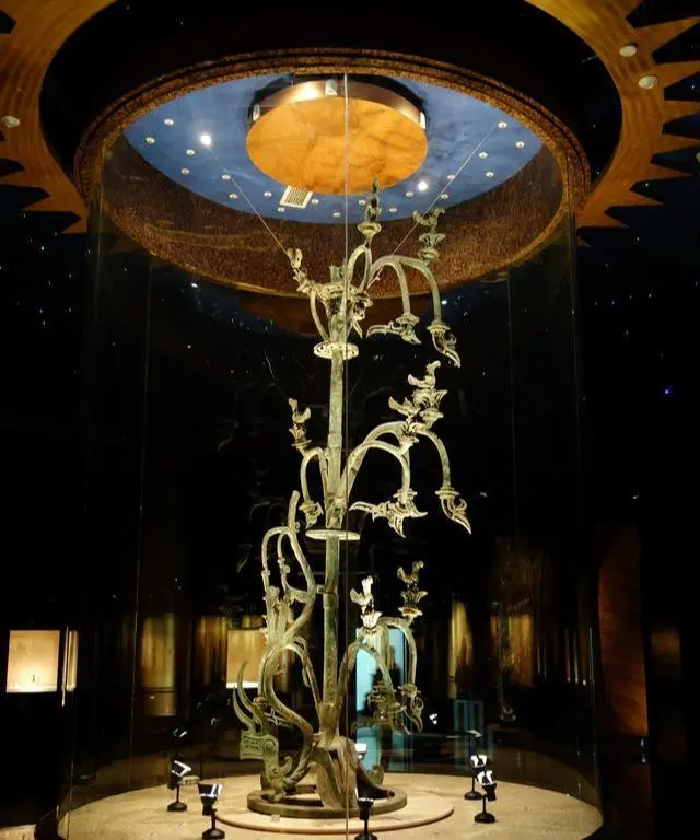 excavated artifacts-bronze tree/maybe the Fusang tree