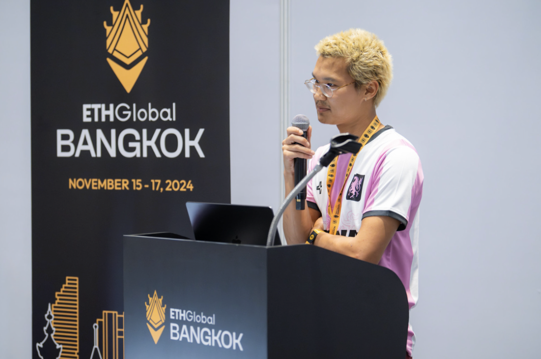 Sauce, UF's Protocol Engineer, leading a workshop on v4 Hooks at ETHGlobal Bangkok. 
