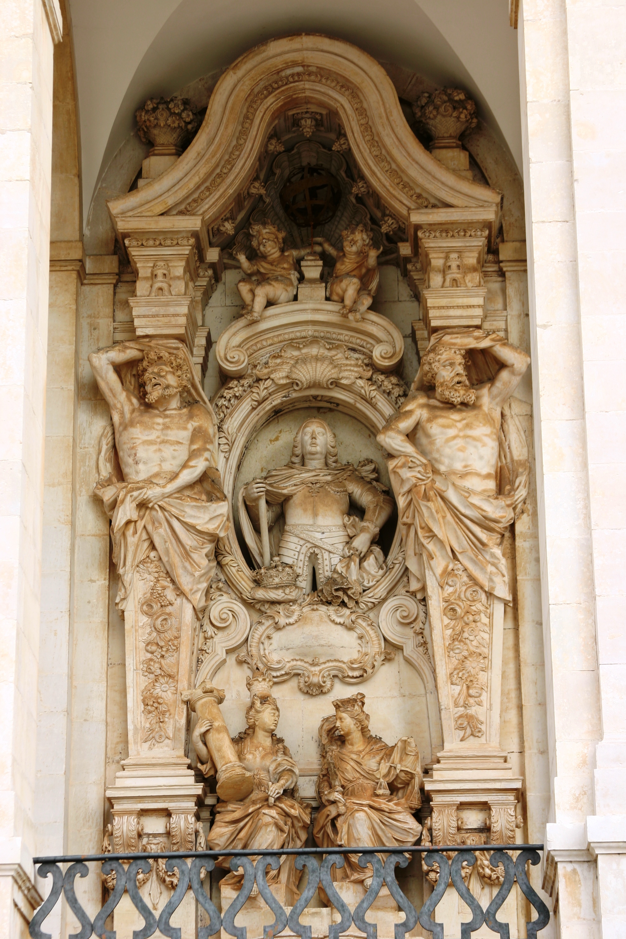Via Latina (pórtico de C. Laprade) 