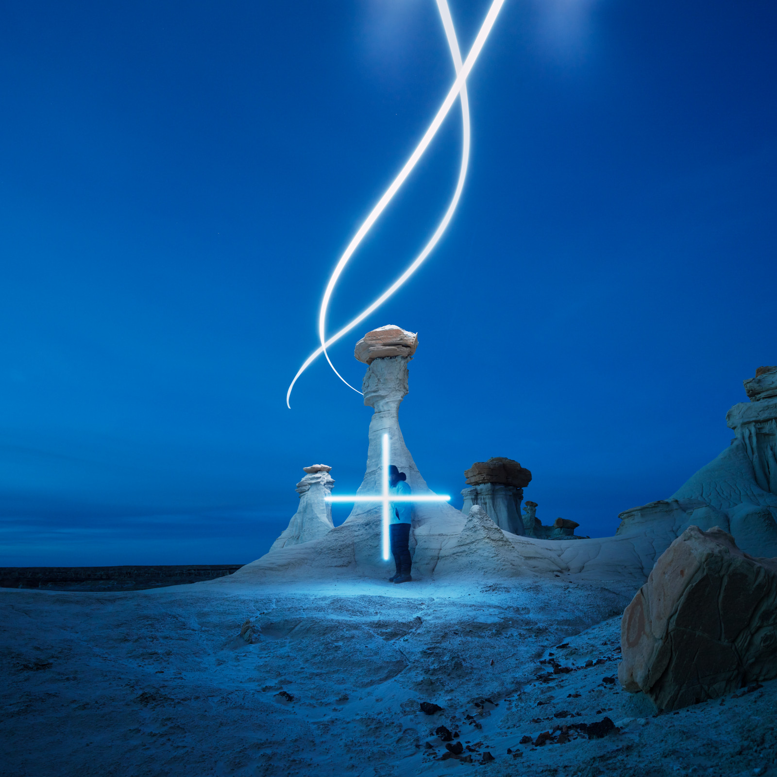 Aeroglyph Variations #55 by Reuben Wu, Obscura Curated Commission
