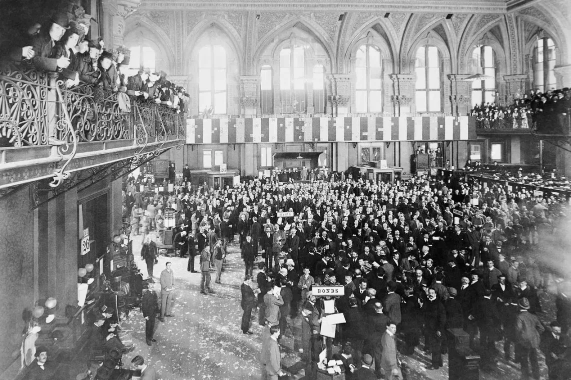 1889 年，投资者在纽约证券交易所大厅内进行交易