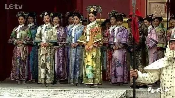 顶多就是不带人家华妃一起玩