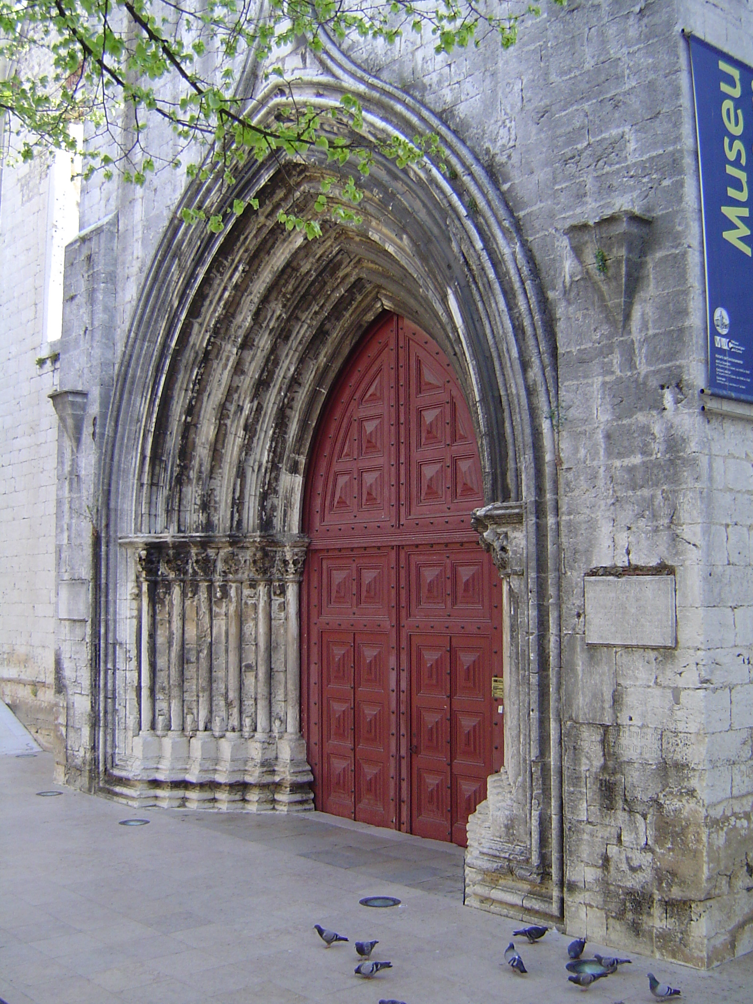 Convento do Carmo de Lisboa: portada.