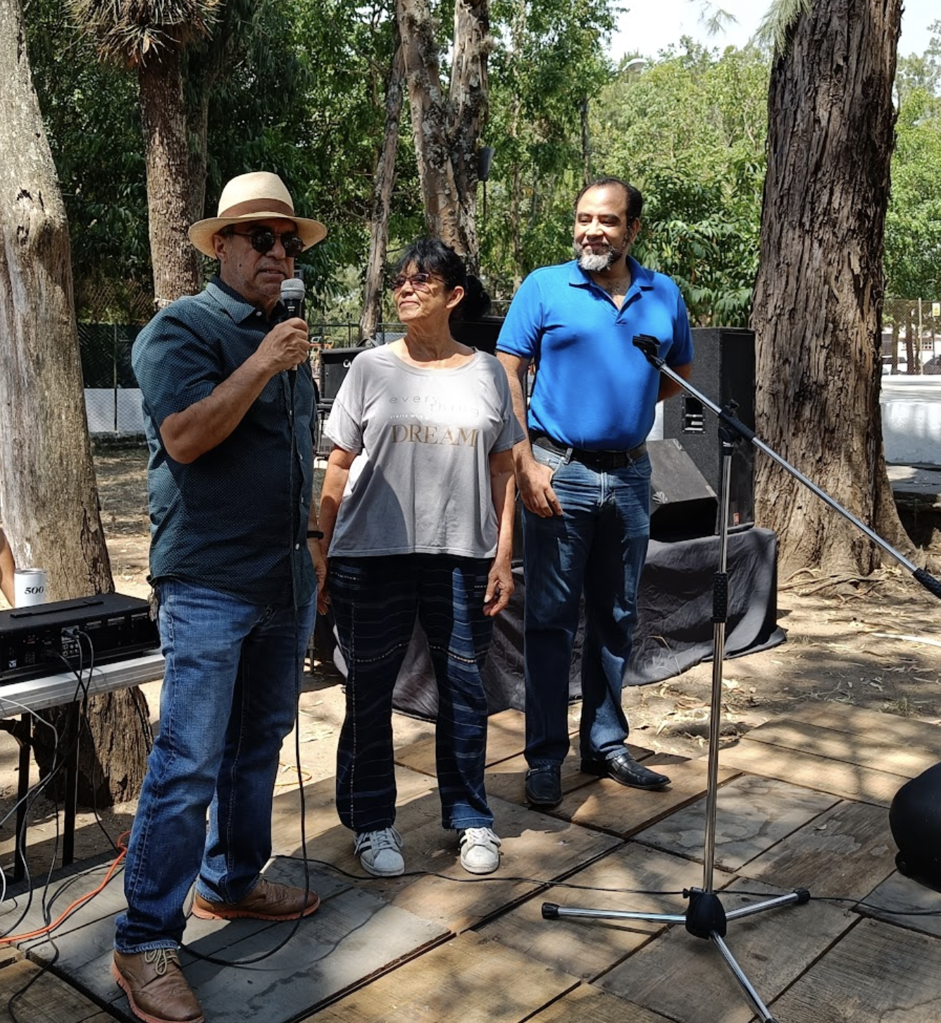 Raúl Figueroa (FyG Editores), Lisette Aguilar (CÜB3) y Pablo Iriarte (ProNavidad)