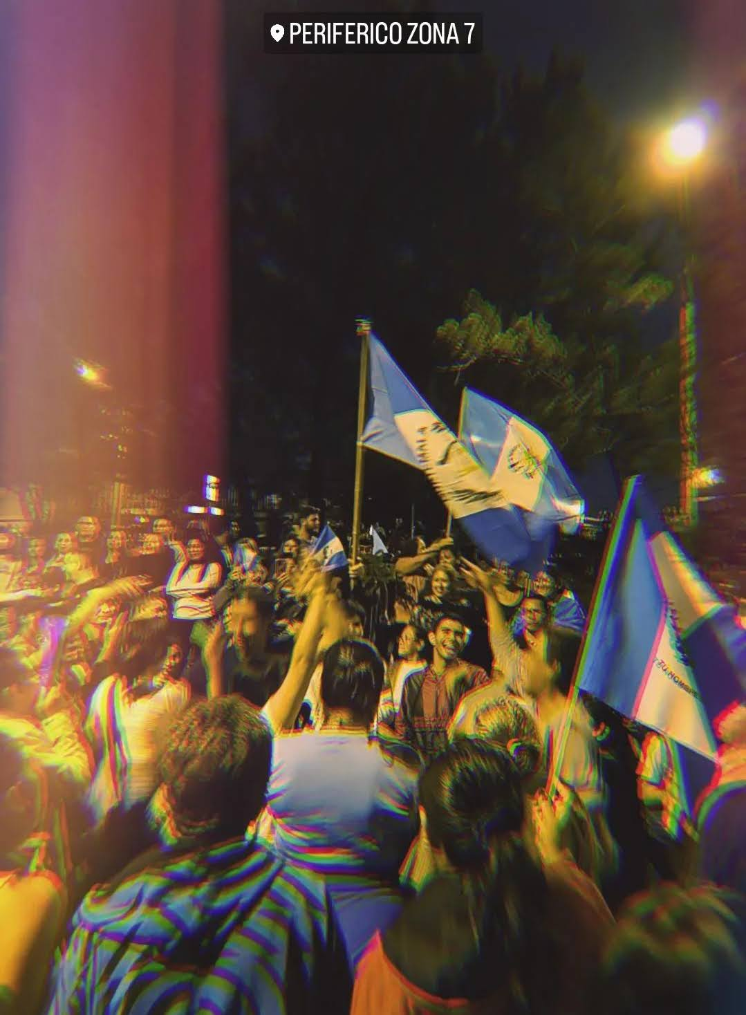 Manifestación comunitaria en el periférico a la altura de la 12 calle — Punto de encuentro vecinos Centroamérica, Tikal 1, 2 y 3, Ciudad de Plata, San Martín, El Rodeo, Villa Linda, Floresta y más.