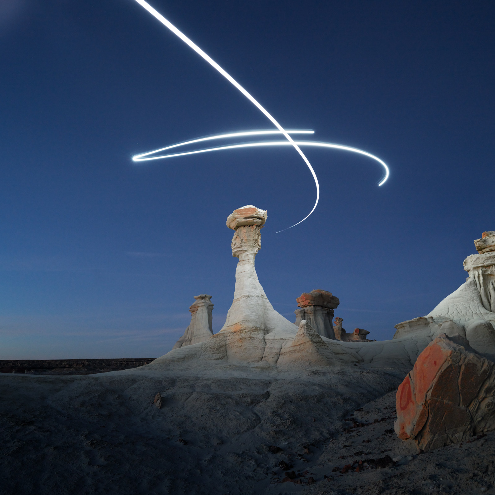 Aeroglyph Variations #3 by Reuben Wu, Obscura Curated Commission