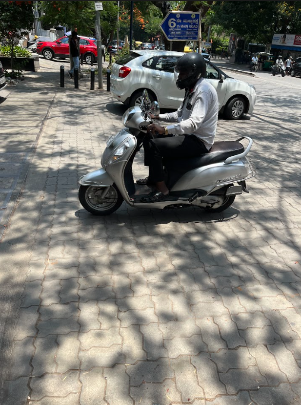 No zebra crossing + lack of basic crossing infrastructure
