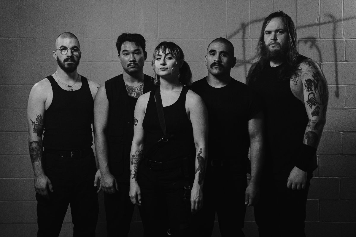 Dying Wish grabando un comercial de desodorante o algo así