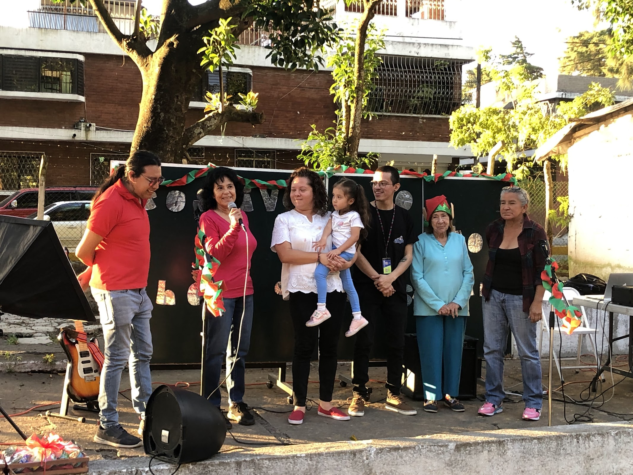 Miembros activos del CÜB3 y miembros de Comité ProNavidad